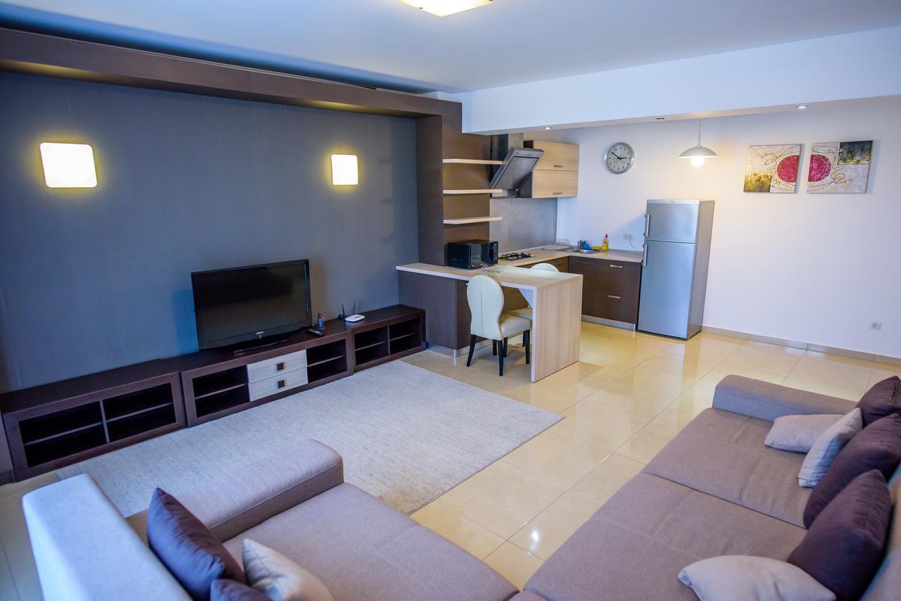 C&Y Zev Apartments Mamaia Extérieur photo