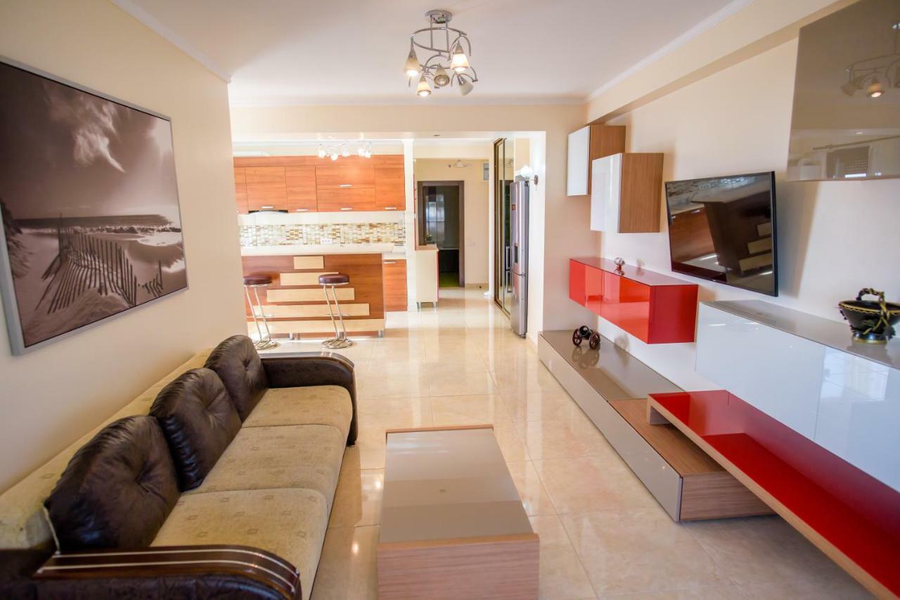 C&Y Zev Apartments Mamaia Extérieur photo