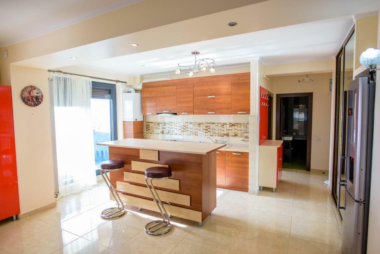 C&Y Zev Apartments Mamaia Extérieur photo