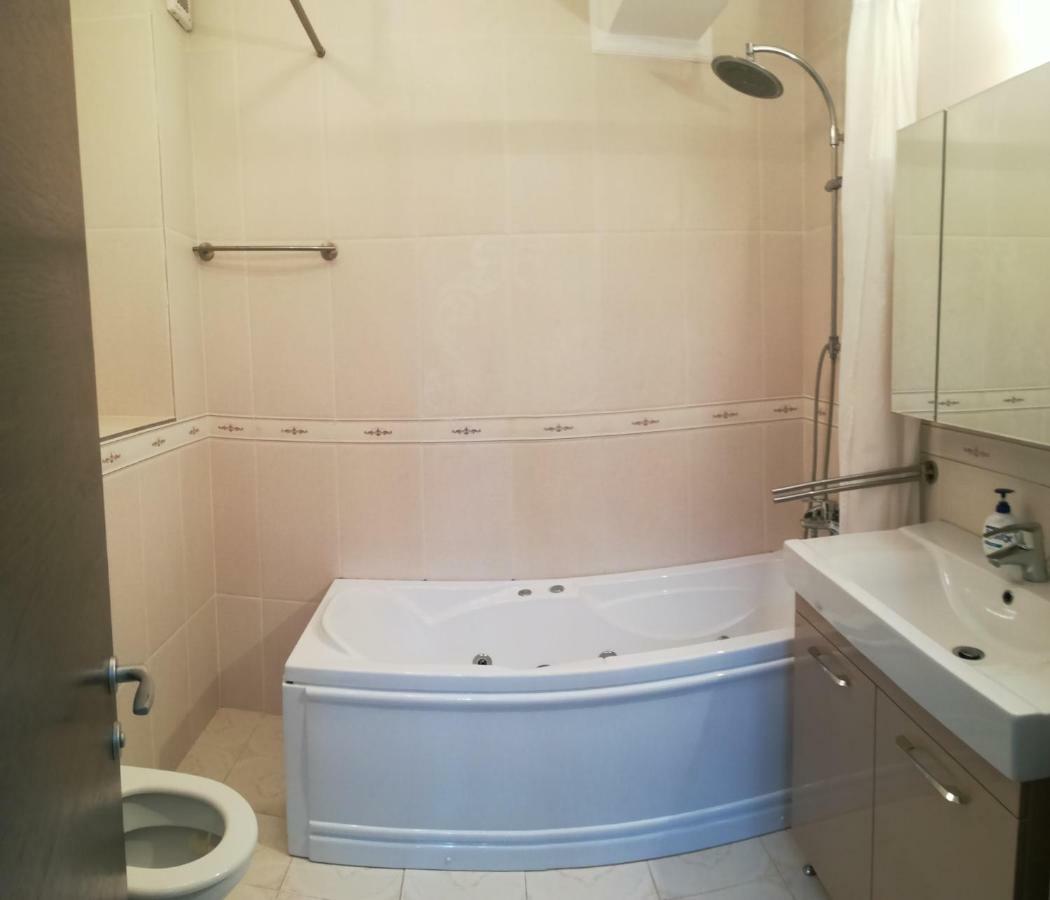 C&Y Zev Apartments Mamaia Extérieur photo