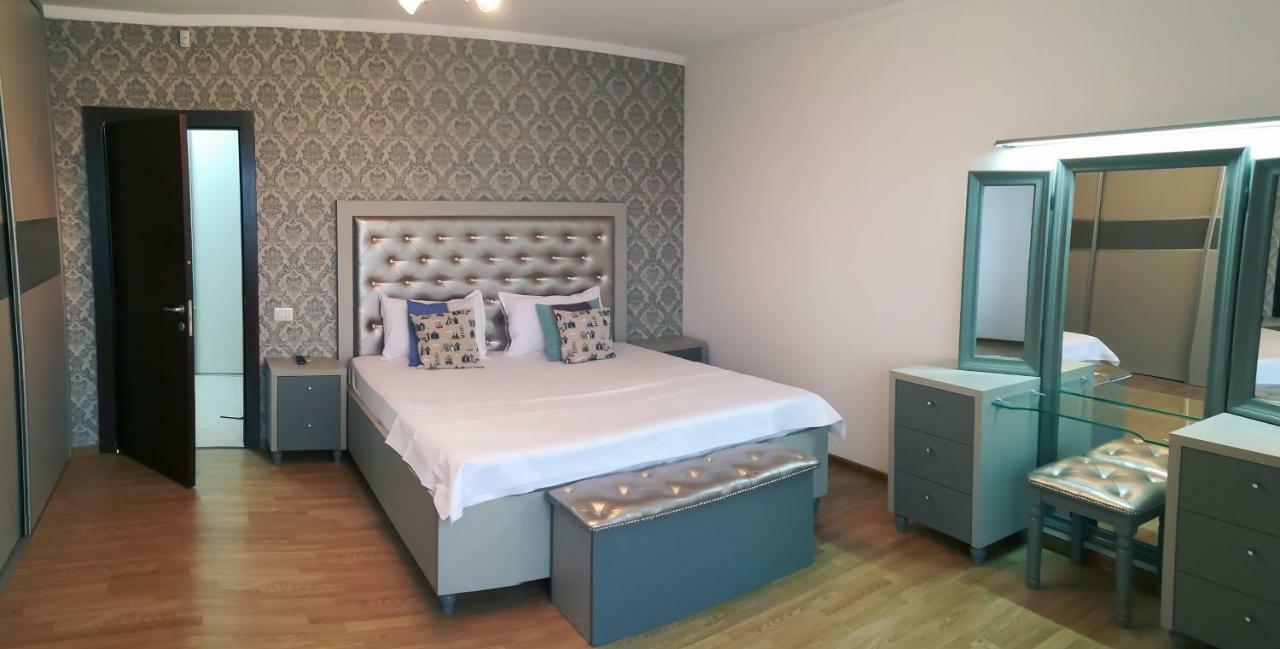 C&Y Zev Apartments Mamaia Extérieur photo